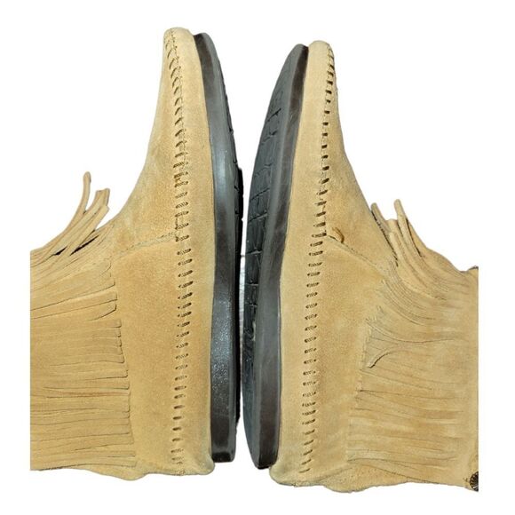Minnetonka Moccasins 297T - Women's  Fringe Boot Bootie - Taupe Suede 5.5 - Picture 6 of 13